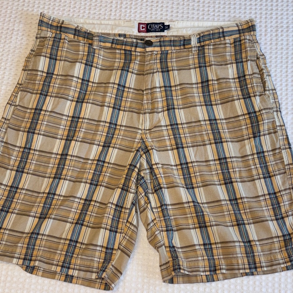 Chaps Men’s Size 36 Tan & Blue Plaid Cotton Shorts Flat Front